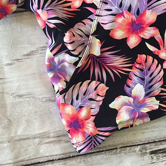 Pink Victoria’s Secret Floral Wrap Front Tie Back Top - Picture 3 of 8